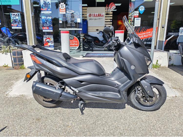 YAMAHA XMAX 300