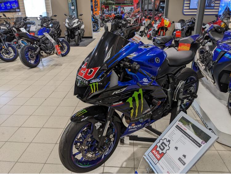 YAMAHA YZF-R7 PISTE TOUTES OPTIONS 