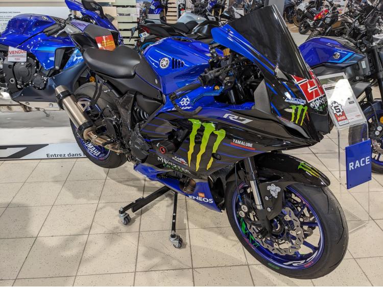 YAMAHA YZF-R7 PISTE TOUTES OPTIONS 