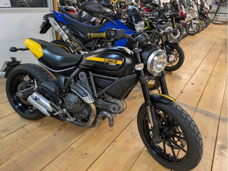 DUCATI SCRAMBLER 800
