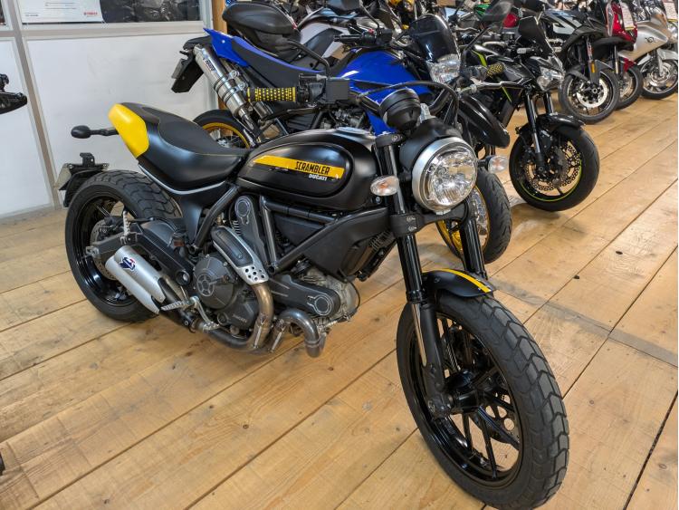 DUCATI SCRAMBLER 800