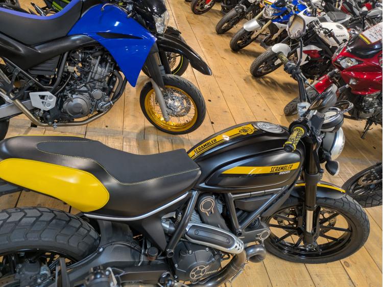 DUCATI SCRAMBLER 800