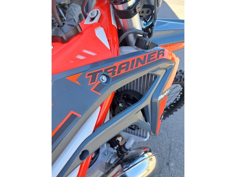 BETA XTRAINER 300 2025 - NEUVE -