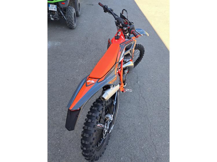 BETA XTRAINER 300 2025 - NEUVE -