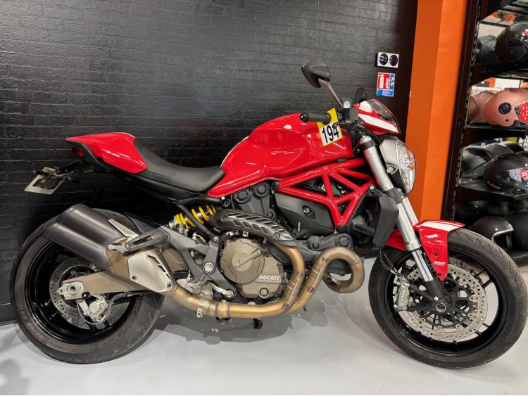 DUCATI MONSTER 821