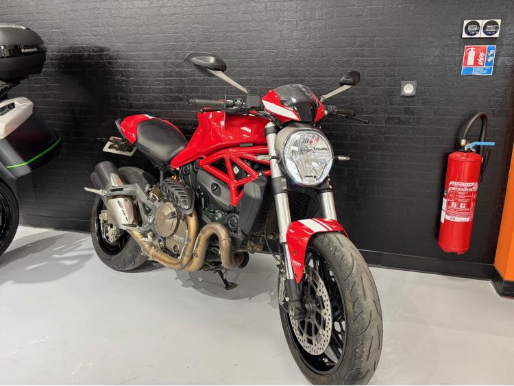 DUCATI MONSTER 821