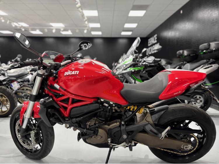 DUCATI MONSTER 821