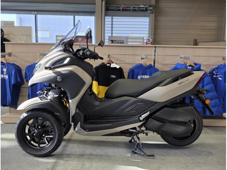 YAMAHA TRICITY 300