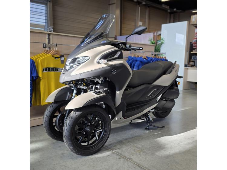 YAMAHA TRICITY 300