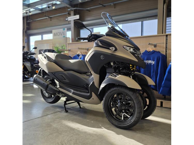 YAMAHA TRICITY 300