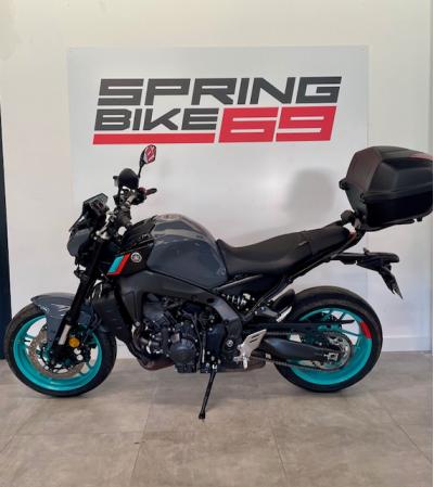 YAMAHA MT-09