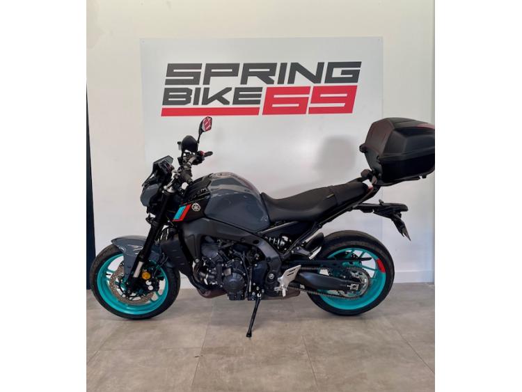 YAMAHA MT-09