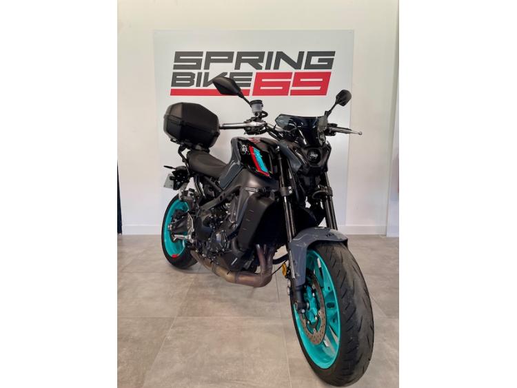 YAMAHA MT-09