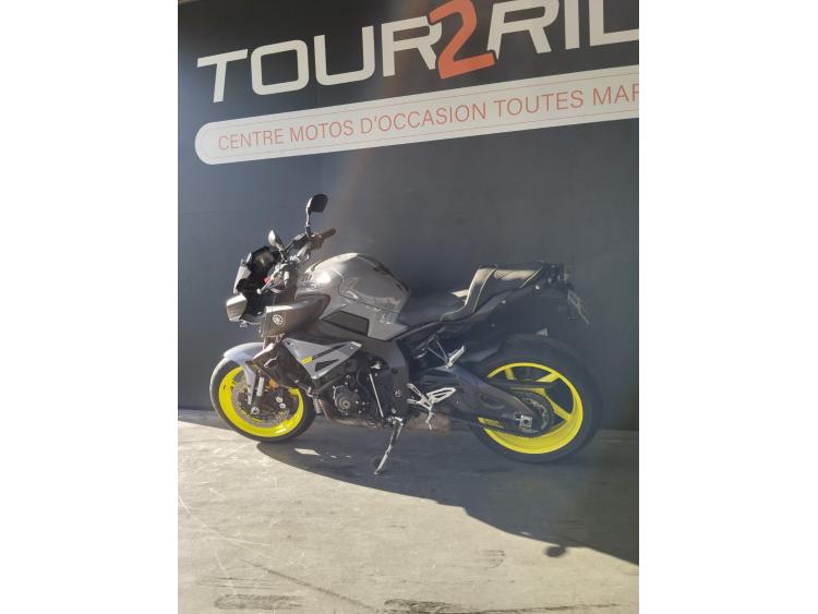 YAMAHA MT-10 MT10 - 1er main - Suivi Yamaha complet