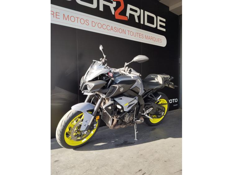 YAMAHA MT-10 MT10 - 1er main - Suivi Yamaha complet
