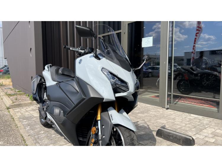 YAMAHA XP T-MAX 560 TECH MAX