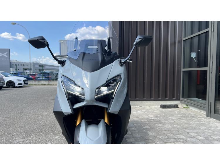 YAMAHA XP T-MAX 560 TECH MAX