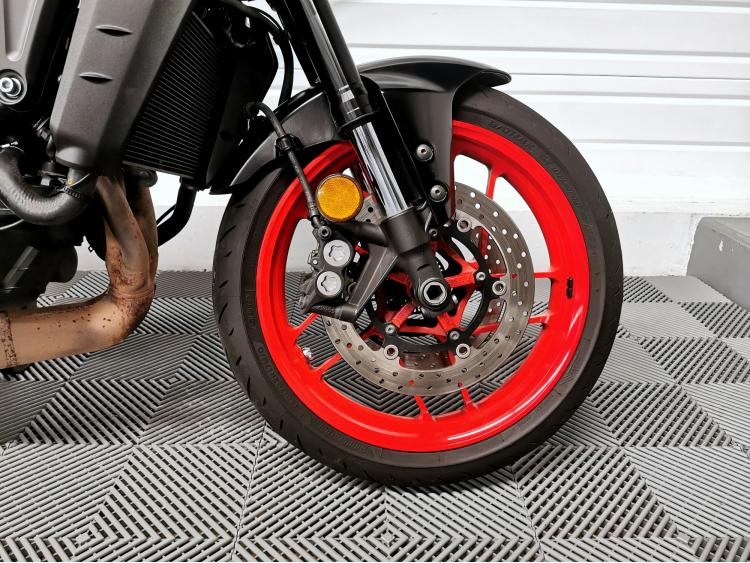 YAMAHA MT-09 - 1ERE MAIN - MT09 