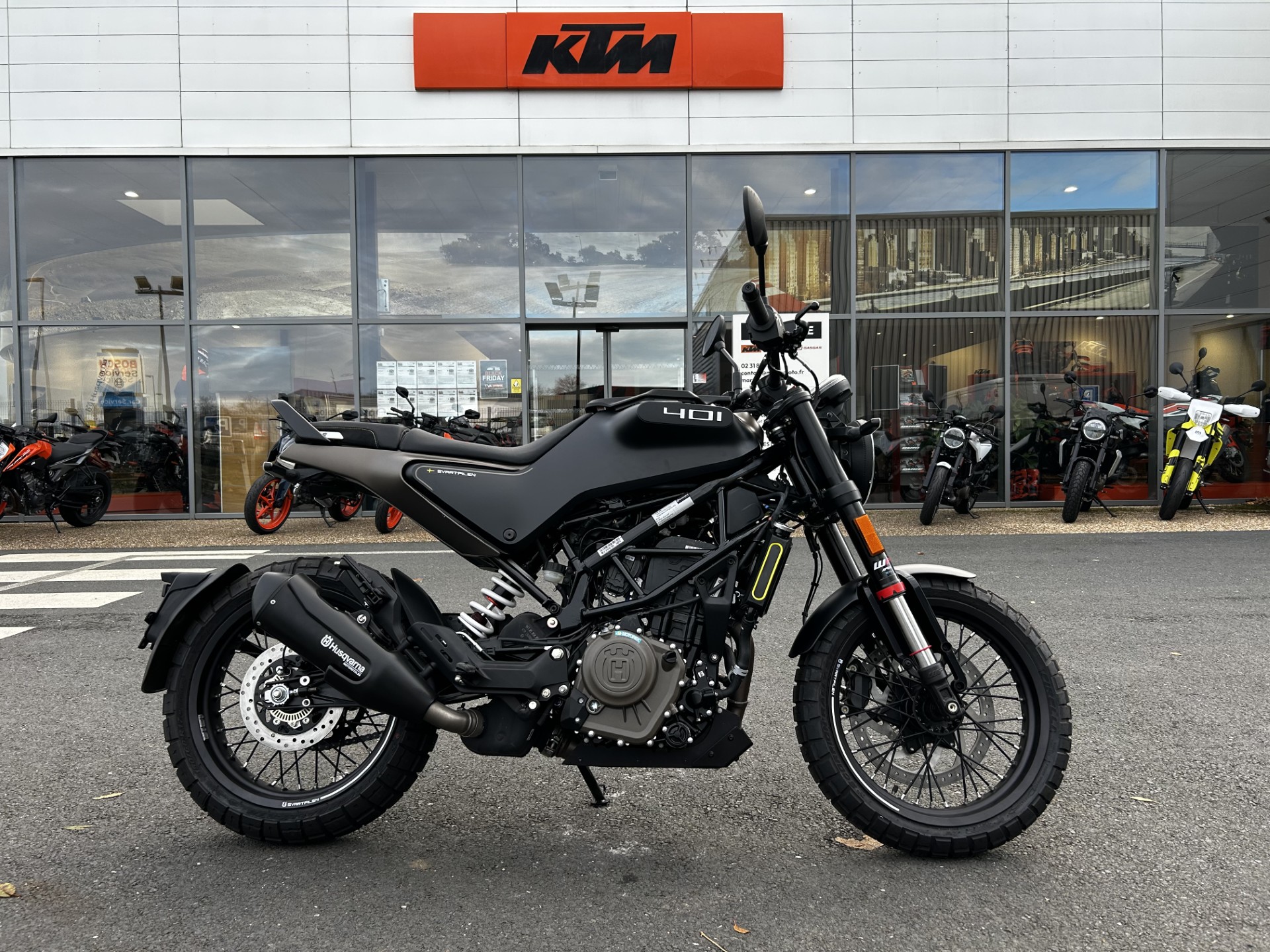 HUSQVARNA SVARTPILEN 401