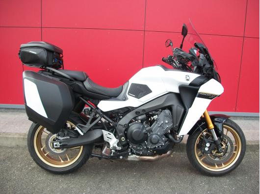 YAMAHA TRACER 9