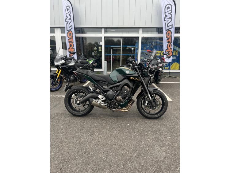 YAMAHA MT-09