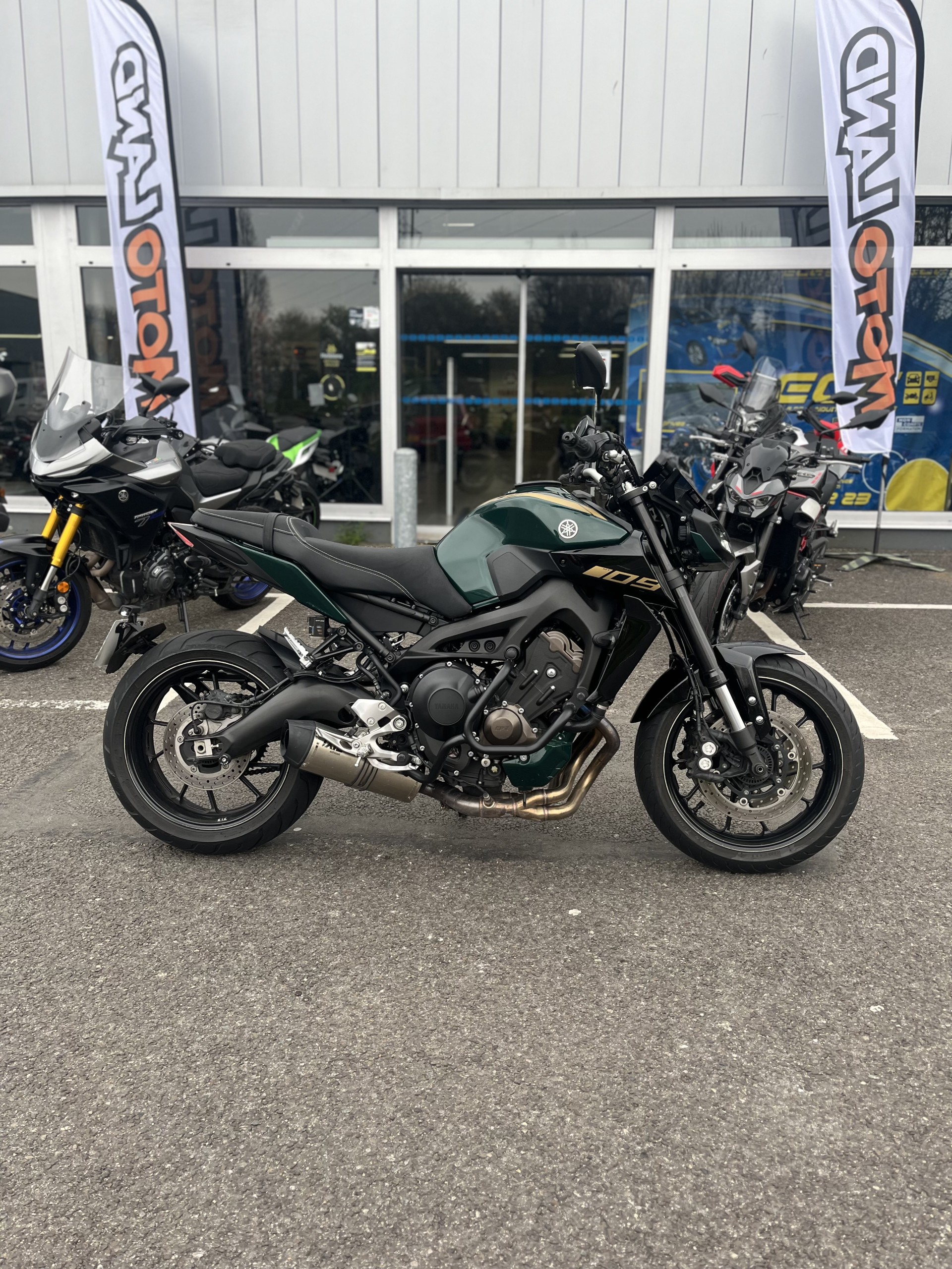 YAMAHA MT-09