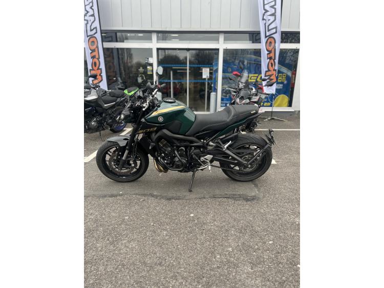 YAMAHA MT-09