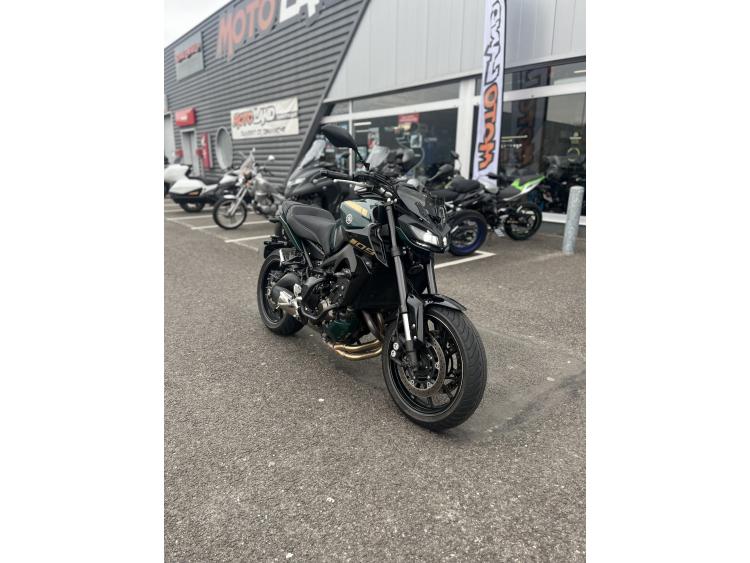 YAMAHA MT-09