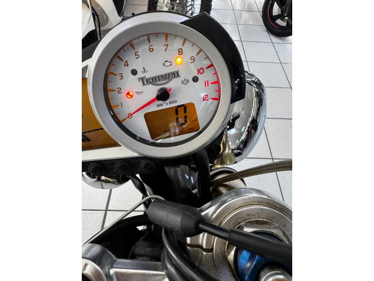 TRIUMPH SPEED TRIPLE 1050