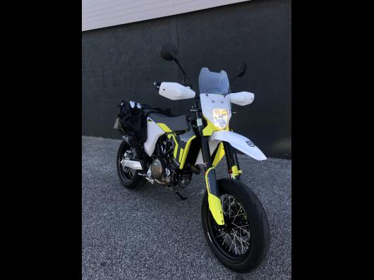 photo-annonce-husqvarna-701-supermoto_64d5ee478b8a2620969323.jpg