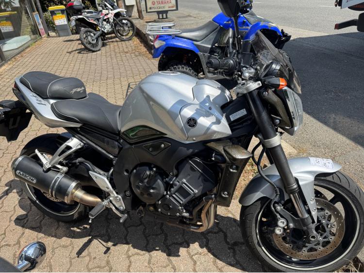 YAMAHA FZ1