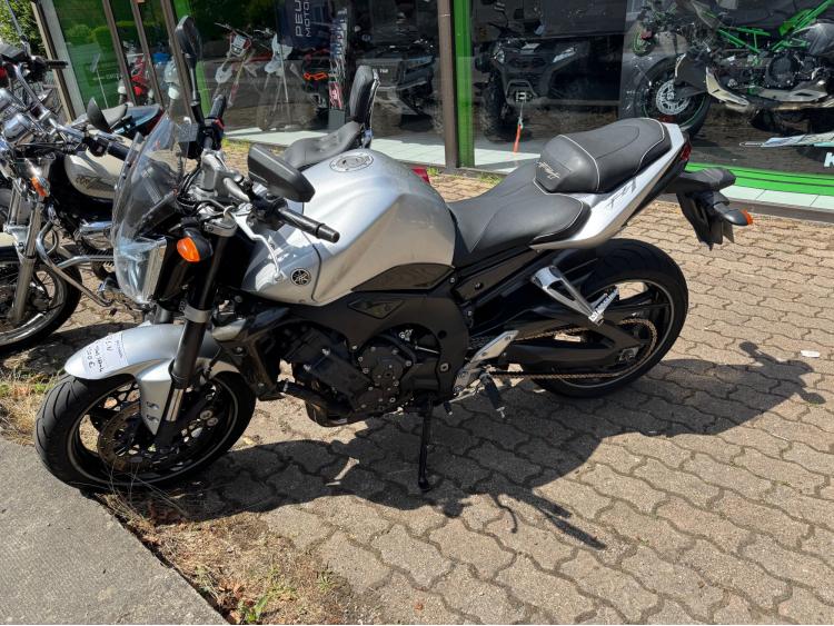YAMAHA FZ1