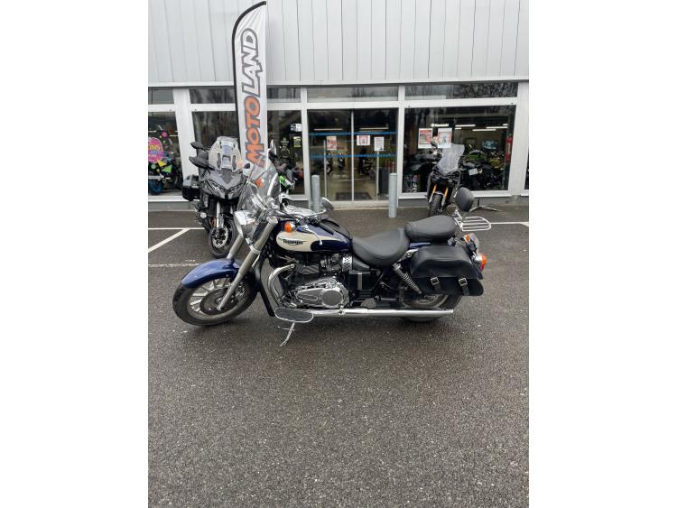 TRIUMPH BONNEVILLE AMERICA 865