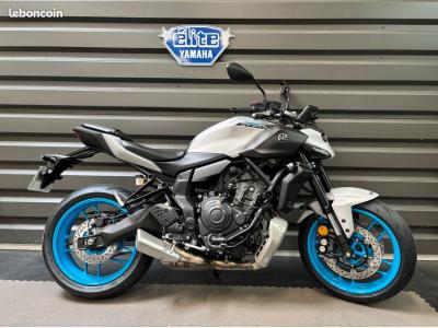 YAMAHA MT-07