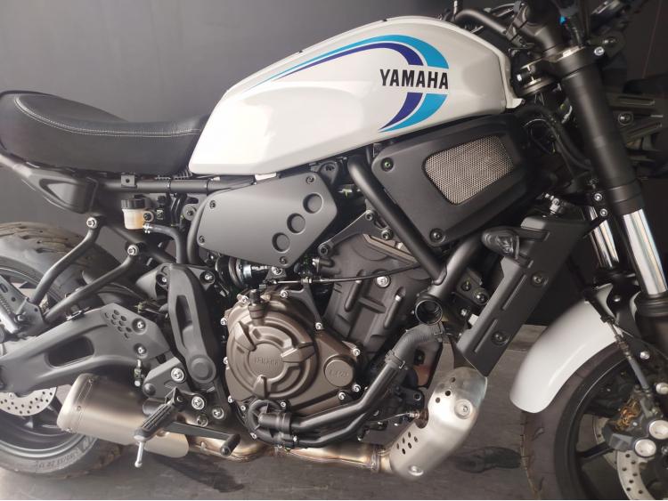 YAMAHA XSR 700 35KW (A2) - occasion neuve.