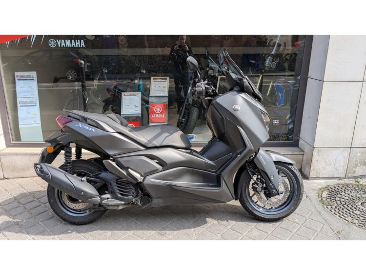 YAMAHA XMAX 125