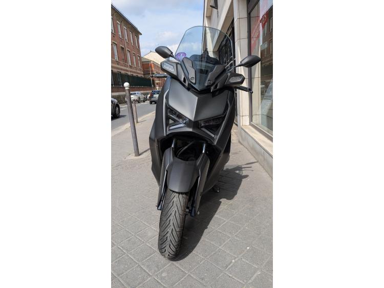 YAMAHA XMAX 125