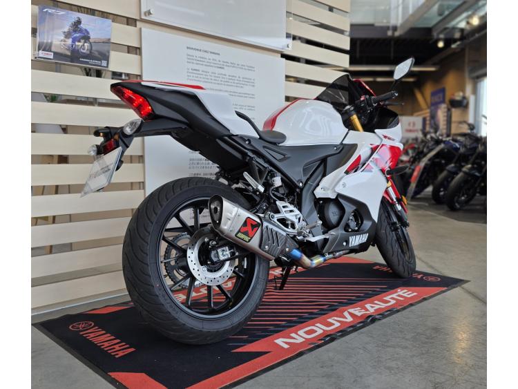 YAMAHA YZF-R125 70th ANNIVERSARY