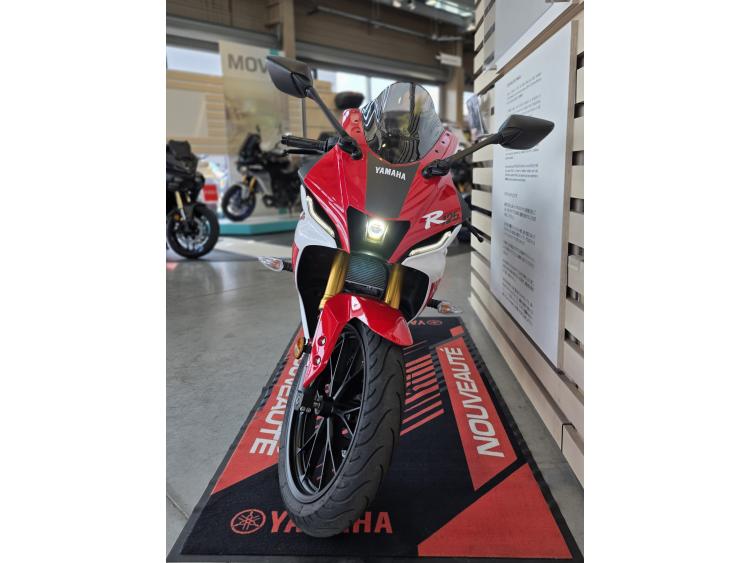 YAMAHA YZF-R125 70th ANNIVERSARY