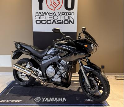 YAMAHA TDM 900