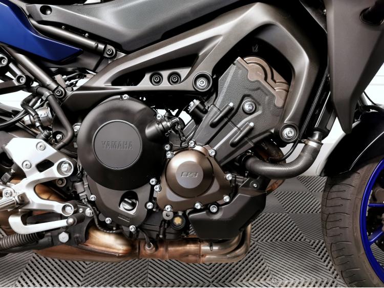 YAMAHA TRACER 900
