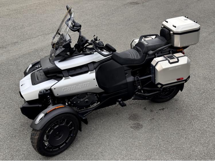 CAN-AM CANYON 1330 VALISES ALU - 530 kms - GARANTIE 01/08/2027 can am spyder f3 f3s f3t ltd limited r xt ryker 900 rally canam