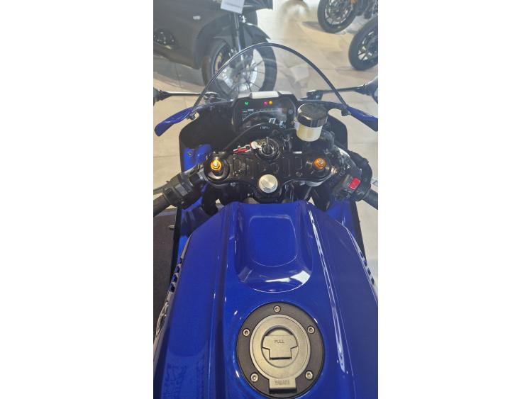YAMAHA YZF-R7