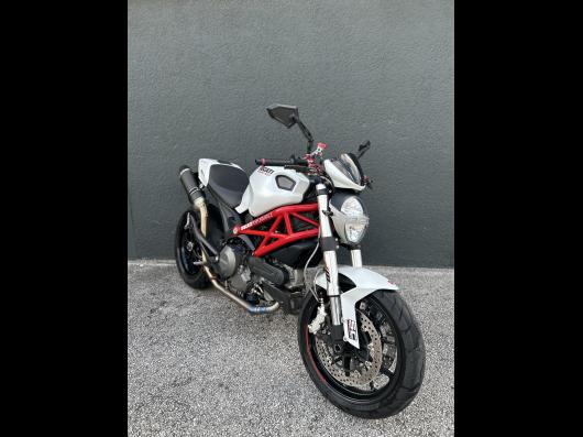photo-annonce-ducati-796-monster_6842b7fc71606765477183.jpg