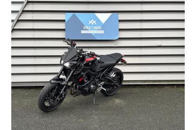 YAMAHA MT-09