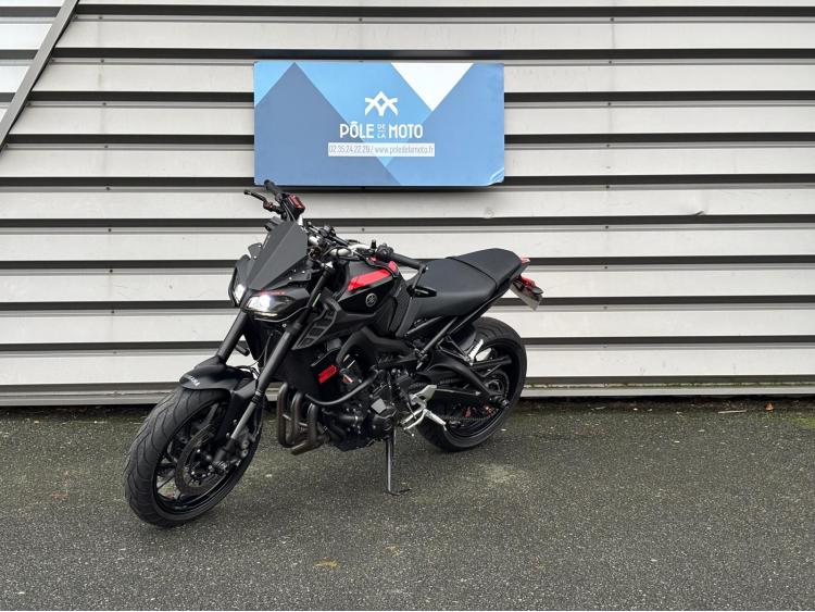 YAMAHA MT-09