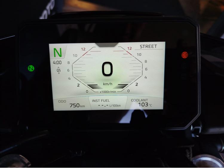 YAMAHA MT-07 MT07 35KW (A2) - Suréquipée - LOA possible.