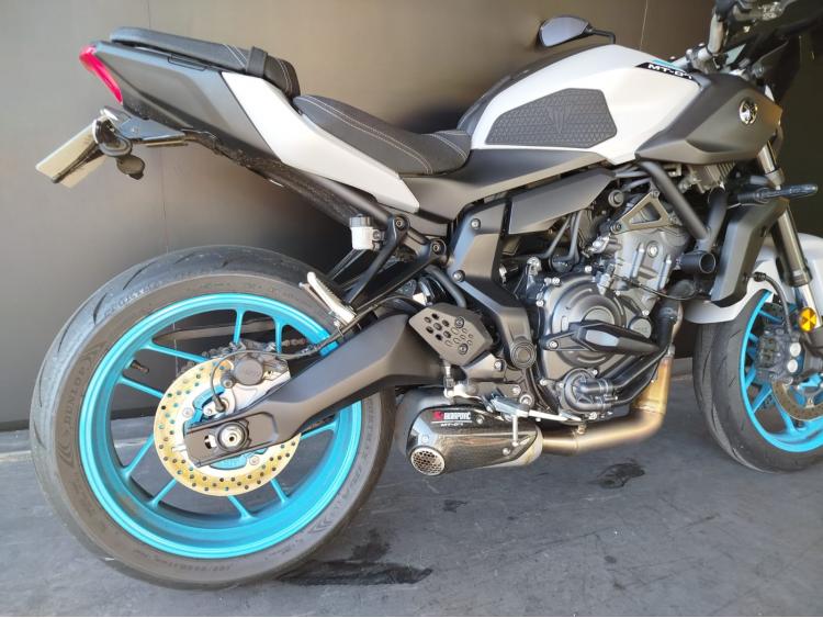 YAMAHA MT-07 MT07 35KW (A2) - Suréquipée - LOA possible.