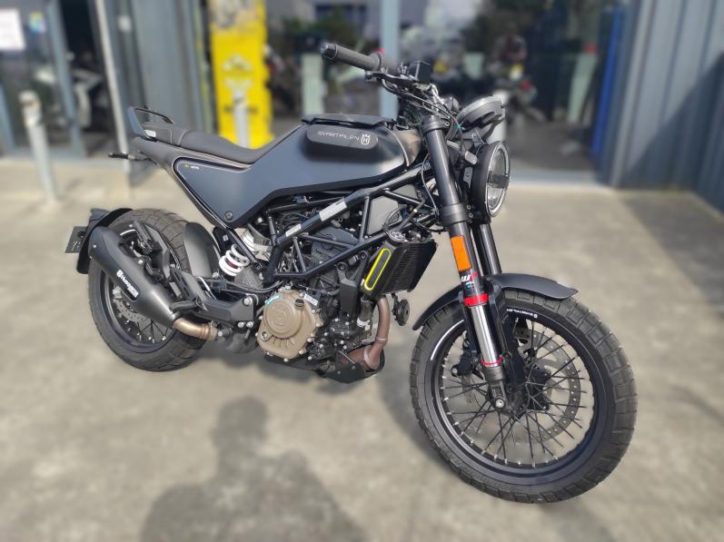 HUSQVARNA SVARTPILEN 125 ABS