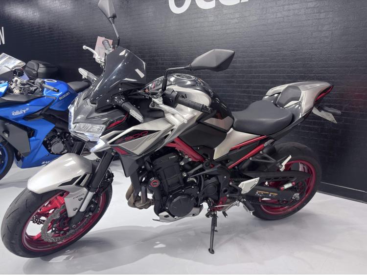 KAWASAKI Z 900